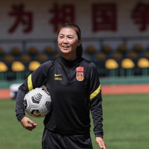 凤凰娱乐下载-著名女足教练公布战术，备战国际比赛