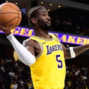 移动端游戏-湖人队替补得分爆发，助球队取胜