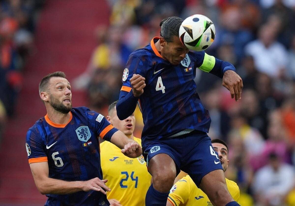 荷兰队在比赛中展现出色的团队配合